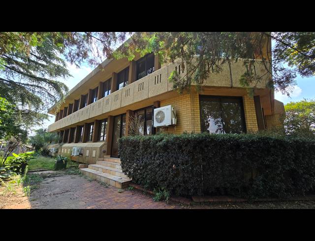 6,241M² BUSINESS CENTRE FOR SALE IN HELDERKRUIN